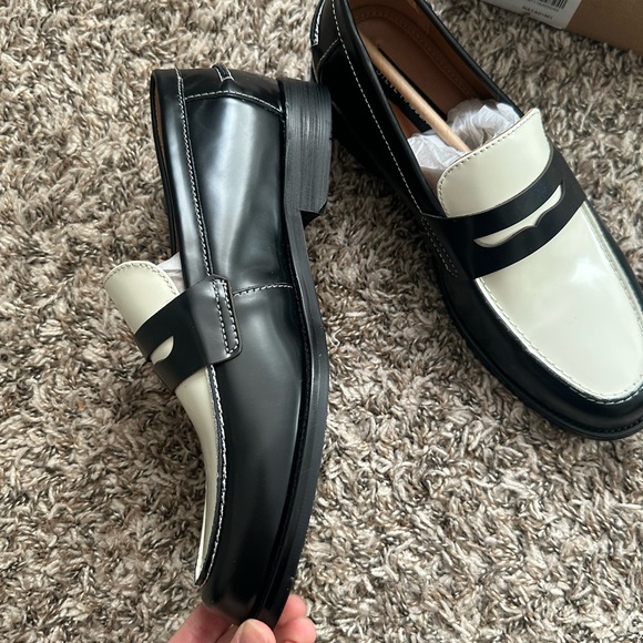 Steve Madden Two-Tone Black and Cream Loafers - Picture 2 of 3
